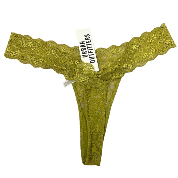 URBAN OUTFITTERS Out From Under Lace Low-Rise Lace
Thong - Picture 3 of 5